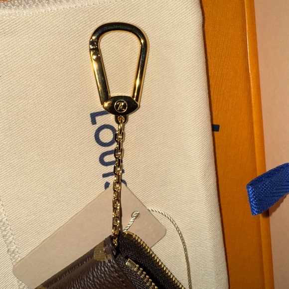 Louis Vuitton Monogram Key Pouch Cles S - Picture 9 of 11